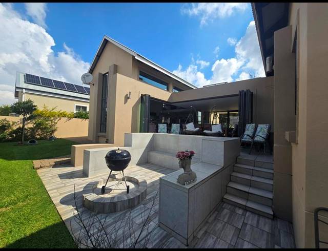 2 BEDROOM HOUSE FOR SALE IN RETIRE AT MIDSTREAM